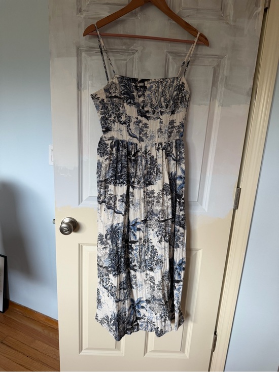 H&M Dresses & Skirts - Strapless Blue & White Floral Midi Dress